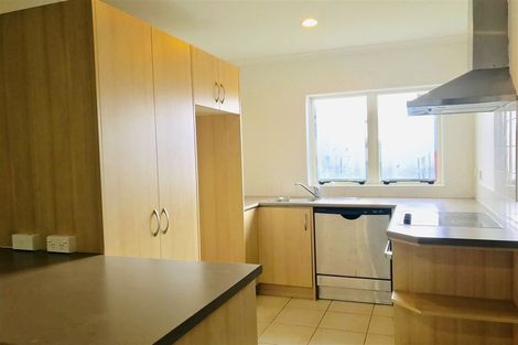 Photo of property in 4 Brashier Circle, Sunnyvale, Auckland, 0612