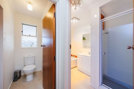 Photo of property in 20 Westhaven Grove, Takaro, Palmerston North, 4412