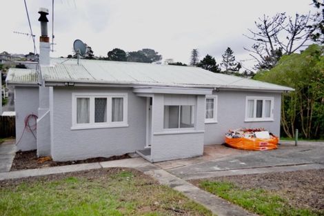 Photo of property in 692 Beach Road, Browns Bay, Auckland, 0630