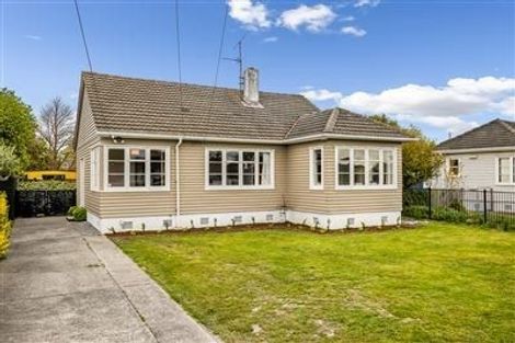 Photo of property in 19 Pitcairn Crescent, Bryndwr, Christchurch, 8053