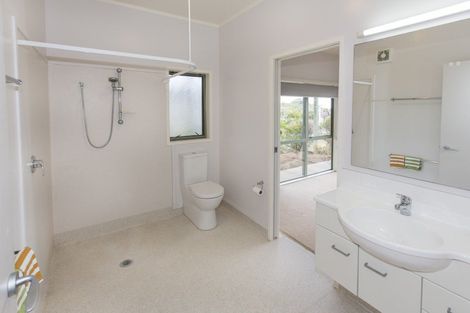 Photo of property in 4 Motutara Road, Oakura, Hikurangi, 0184