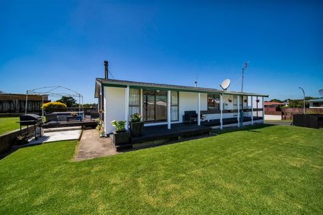 Photo of property in 5 Camellia Avenue, Bell Block, New Plymouth, 4312