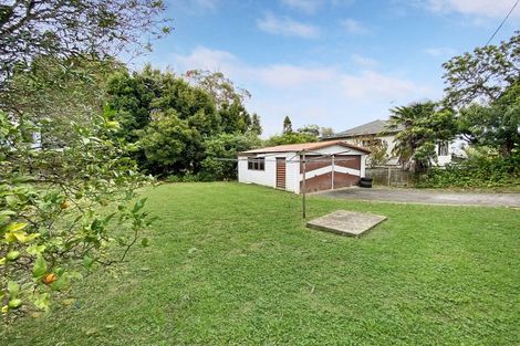 Photo of property in 26 Selwyn Crescent, Forrest Hill, Auckland, 0620