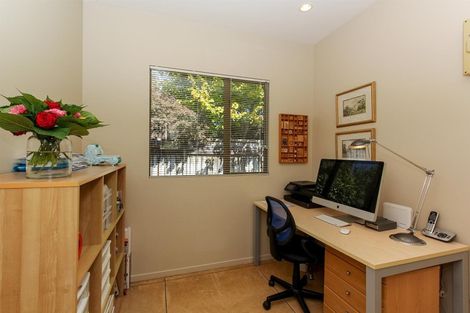 Photo of property in 30 Shelter Grove, Frankleigh Park, New Plymouth, 4310