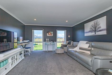 Photo of property in 14 Mowhia Grove, Waitarere, Levin, 5510