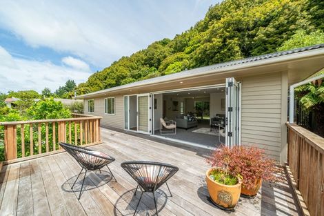 Photo of property in 22 Bridge Road, Birchville, Upper Hutt, 5018