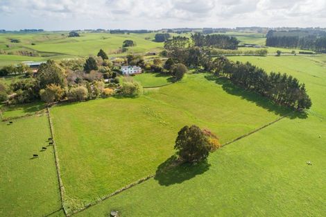 Photo of property in Thyme Out Estate, 800 Halcombe Road, Halcombe, Feilding, 4775