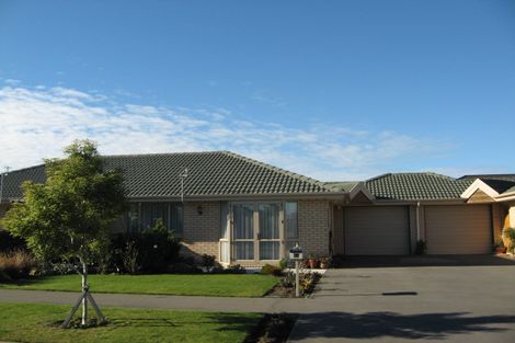 Photo of property in 1a Blue Gum Place, New Brighton, Christchurch, 8083