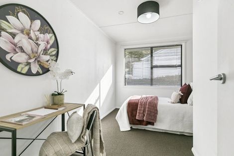 Photo of property in 11b Greer Crescent, Tawa, Wellington, 5028