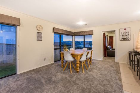 Photo of property in 16 Tongariro Drive, Aotea, Porirua, 5024