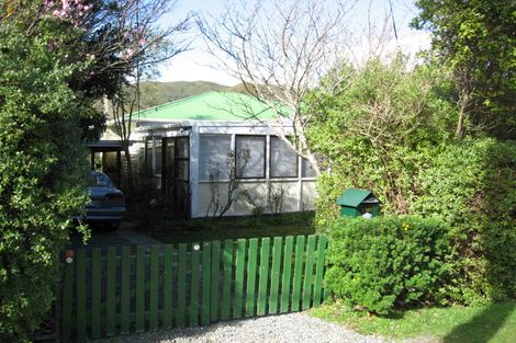 Photo of property in 198 Wellington Road, Wainuiomata, Lower Hutt, 5014