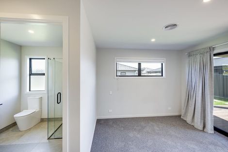 Photo of property in 24 Aspiring Drive, Poraiti, Napier, 4112