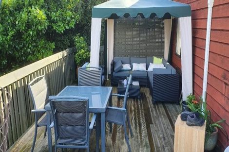 Photo of property in 2/9 Jay Court, Botany Downs, Auckland, 2010