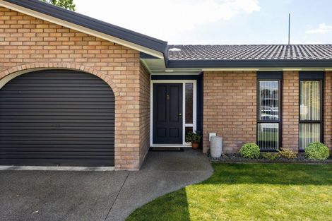Photo of property in 2 Warwick Avenue, St Andrews, Hamilton, 3200