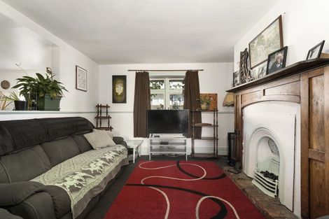 Photo of property in 10 Market Street, Picton, 7220