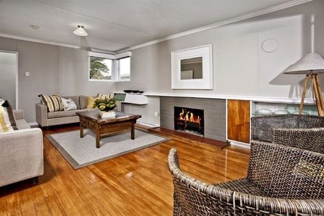 Photo of property in 1/41 Shakespeare Road, Milford, Auckland, 0620