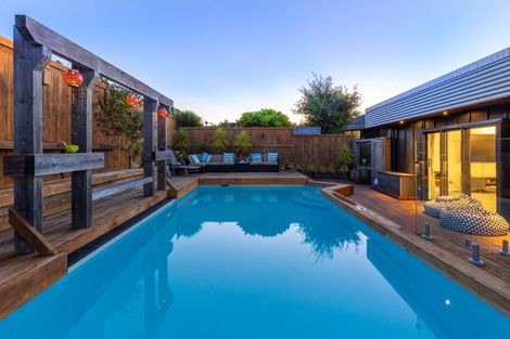 Photo of property in 16 Whyte Street, Paraparaumu Beach, Paraparaumu, 5032