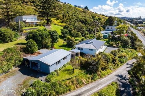 Photo of property in 2 Cliff Street, Pahi, Paparoa, 0571