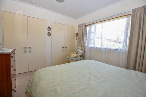 Photo of property in 72 Pembroke Street, Carterton, 5713