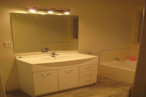 Photo of property in 18 Reeve Street, Levin, 5510