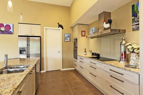 Photo of property in 114 Kent Terrace, Taradale, Napier, 4112