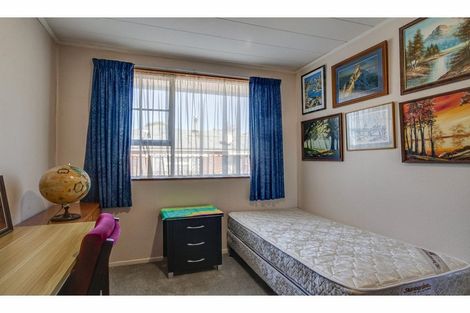 Photo of property in 2/90 Avenue Road, West End, Timaru, 7910