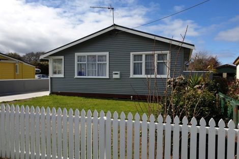 Photo of property in 80 Railway Street, Eltham, 4322