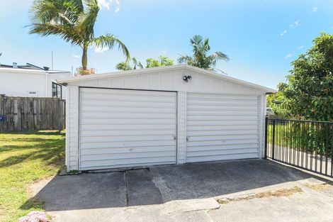 Photo of property in 1/11 Hill Crescent, New Lynn, Auckland, 0600
