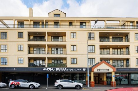 Photo of property in Maddison Apartments, 3/6c Queen Street, Palmerston North, 4410