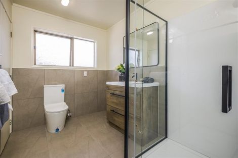 Photo of property in 1/53 Butley Drive, Farm Cove, Auckland, 2012