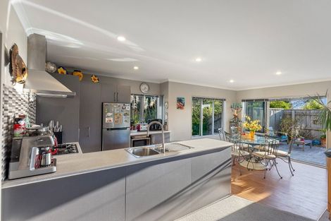 Photo of property in 5 Byron Brown Place, Otaki Beach, Otaki, 5512