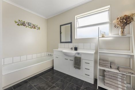 Photo of property in 21 Severn Street, Mosgiel, 9024