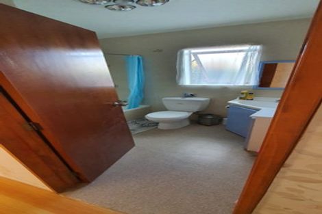 Photo of property in 6 Karamu Street, Te Atatu Peninsula, Auckland, 0610