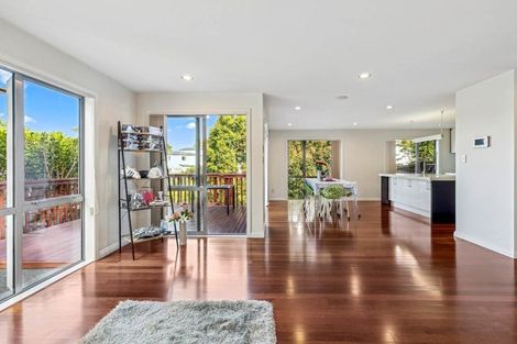 Photo of property in 27 The Avenue, Albany, Auckland, 0632