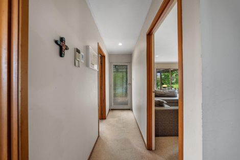 Photo of property in 31 Takapu Street, Henderson, Auckland, 0612