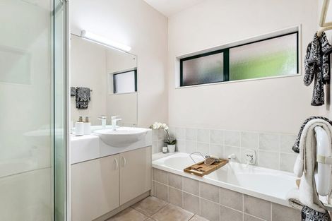 Photo of property in 26 Monyash Road, Manly, Whangaparaoa, 0930