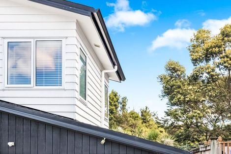 Photo of property in 28 Shah Place, Glen Eden, Auckland, 0602