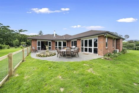 Photo of property in 468 Tararua Road, Levin, 5571