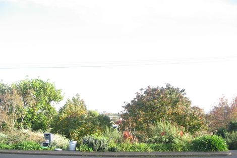 Photo of property in 40 Mellons Bay Road, Mellons Bay, Auckland, 2014