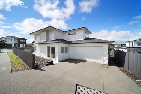 Photo of property in 78 Hayfield Way, Karaka, Papakura, 2113