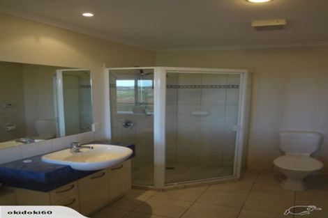 Photo of property in 5 Trimaran Drive, Gulf Harbour, Whangaparaoa, 0930