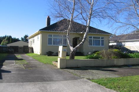 Photo of property in 32 Karina Terrace, Roslyn, Palmerston North, 4414