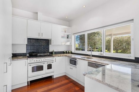 Photo of property in 13 Coutts Road, Pauanui, Hikuai, 3579