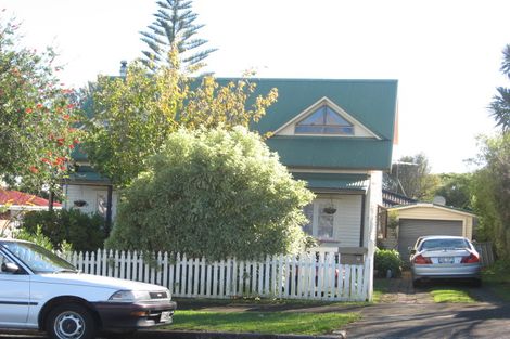 Photo of property in 1/7 Halsey Road, Manurewa, Auckland, 2102