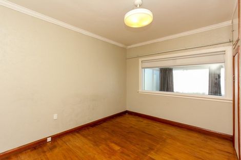 Photo of property in 33 Breakwater Road, Moturoa, New Plymouth, 4310