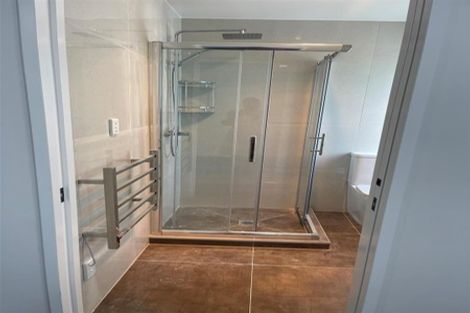 Photo of property in 2 Greenhaven Avenue, Papakura, 2113