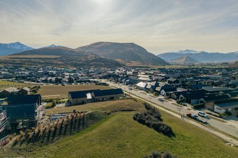 Photo of property in 48 Cunninghams Drive, Jacks Point, Queenstown, 9371