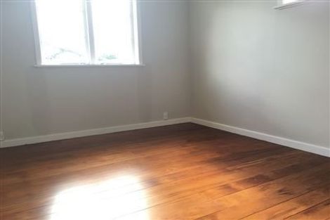 Photo of property in 30 Fruitvale Road, New Lynn, Auckland, 0600