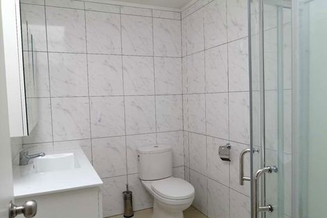 Photo of property in 4 Garner Place, Glenfield, Auckland, 0629