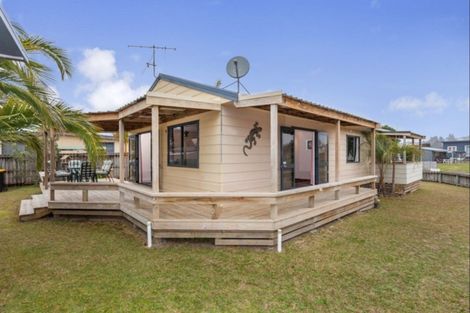Photo of property in 109 Hampton Road, Whangamata, 3620